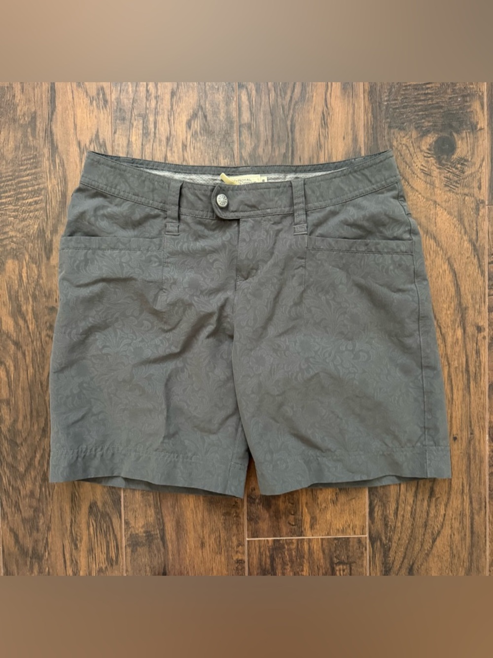 Royal Robbins Size 8 Grey Floral Outdoor Stretch Shorts